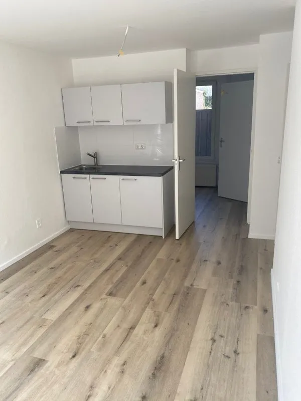 Tussenwoning te huur: Nijverstraat 30-01, Theresia Oost Tilburg