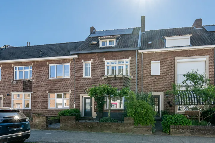 Tussenwoning te koop: Nobelstraat 53, Op de Nobel Heerlen