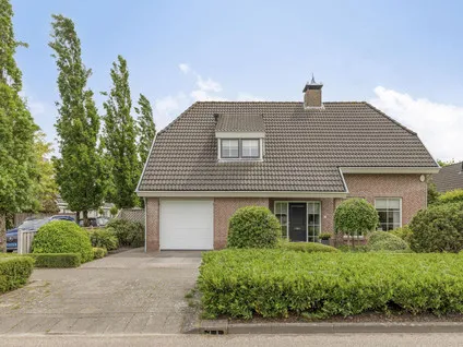 Detached house for sale: Noorddonk 146, Steenbergen-Noord Steenbergen