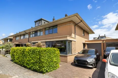 Tussenwoning te koop: Noordeinde 28, De Haal en De Heul en Noordeinde Oostzaan