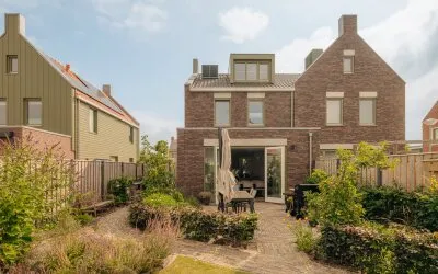 Twee-onder-één-kap te koop: Noordeinde 61, De Haal en De Heul en Noordeinde Oostzaan