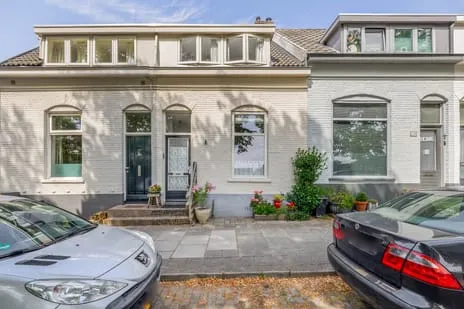 Tussenwoning te koop: Noordelijke Parallelweg 106, Heijenoord Arnhem