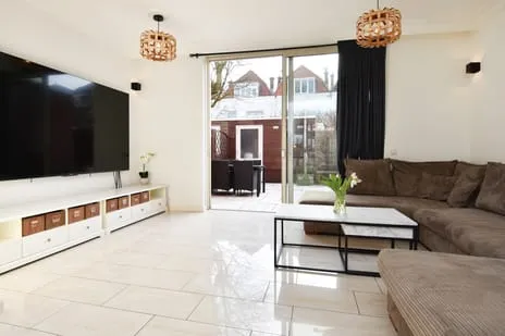 Tussenwoning te koop: Noorderbeekstraat 52, Valkenboskwartier 'S-Gravenhage