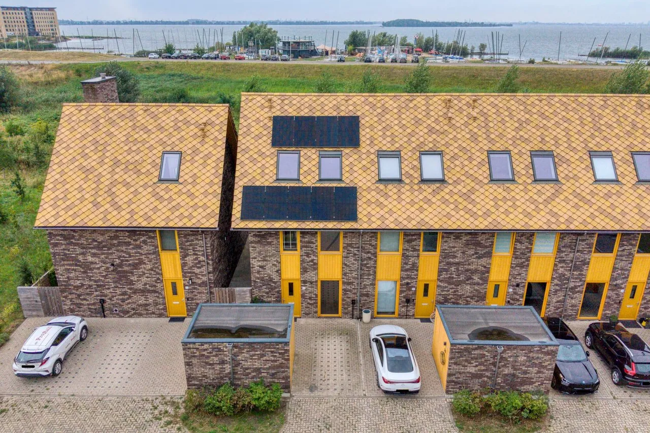 Hoekwoning te koop: Noorderduinslag 23, Almere