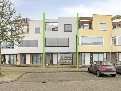 Tussenwoning te koop: Noordereiland 130, Centrum Zeewolde