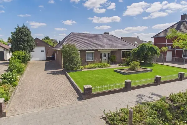 Vrijstaande woning te koop: Noorderstraat 76, Sprundel Sprundel