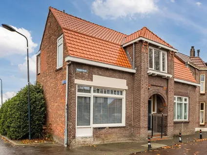 Twee-onder-één-kap te koop: Noordstraat 1, Kern Hoek Hoek