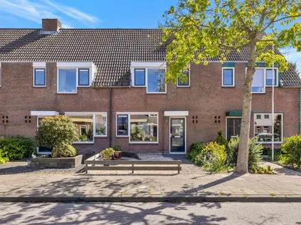 Tussenwoning te koop: Notaris Steenpoortestraat 4, Andijk Bangert Andijk