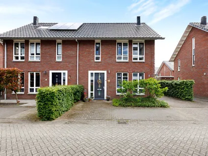 Hoekwoning te koop: Notaris van Puttenstraat 24, Zeeheldenbuurt Ede
