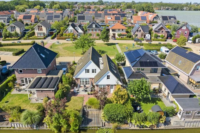 Vrijstaande woning te koop: Notarisappel 17, Winkel
