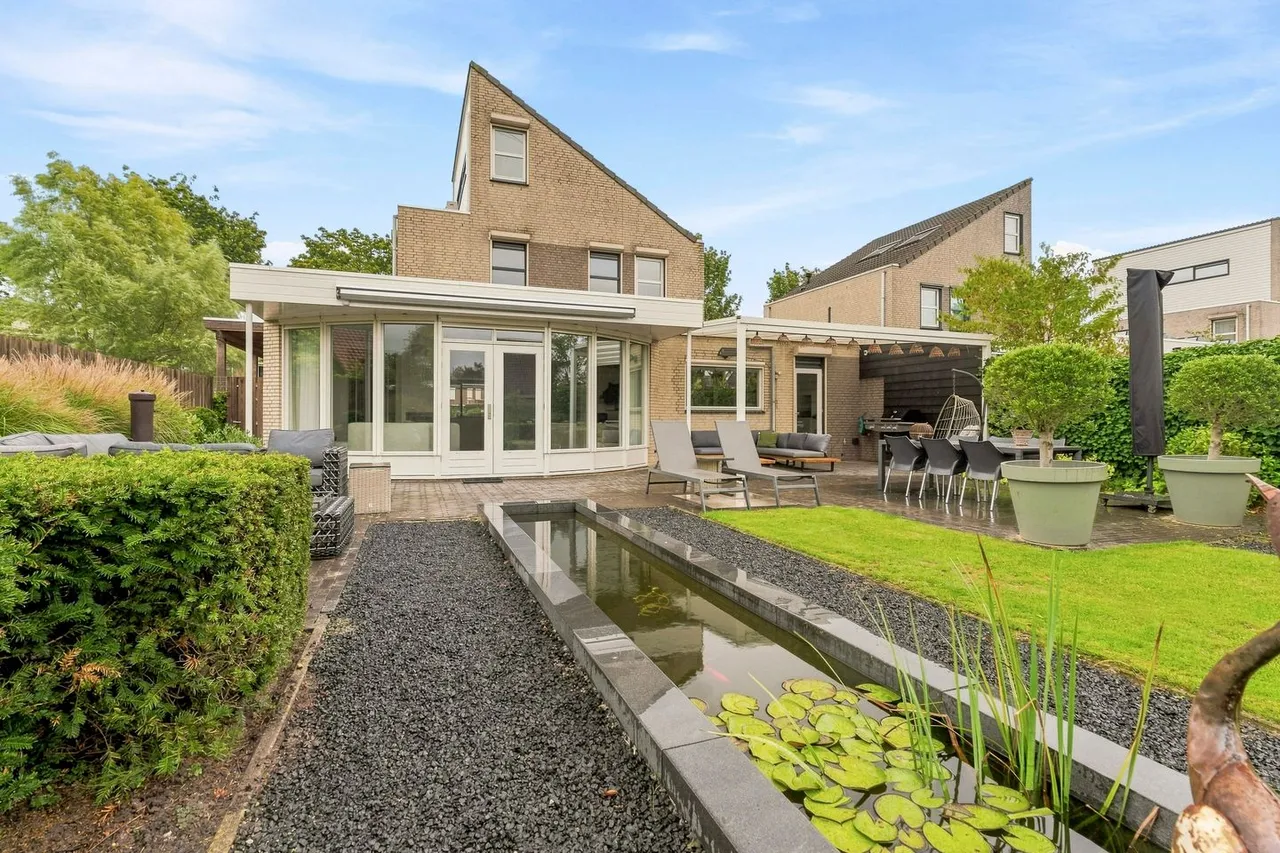 Twee-onder-één-kap te koop: Notarisappel 7, Elst (Ge)