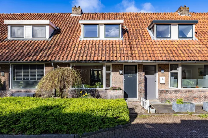 Tussenwoning te koop: Noteboomstraat 10, Oldegalileën Leeuwarden
