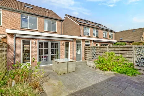 Tussenwoning te koop: Notenakker 5, Cothen Cothen