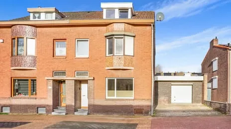 Twee-onder-één-kap te koop: Nullanderstraat 130, Kerkrade-Centrum Kerkrade