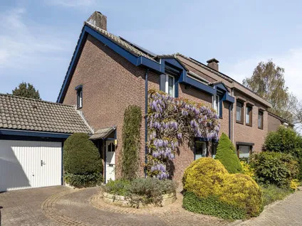 Tussenwoning te koop: Nymphenhof 6, Maastricht