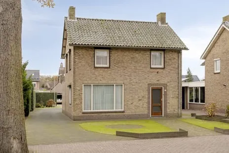 Vrijstaande woning te koop: O.-L.-Vrouwestraat 16, Handel Handel