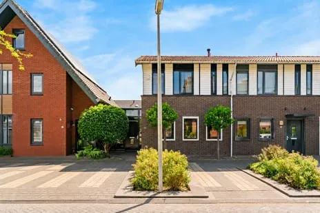 Tussenwoning te koop: Oasestraat 32, Afrika Purmerend
