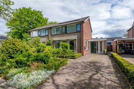Twee-onder-één-kap te koop: Obrechtlaan 150, Componistenbuurt Oost Assen