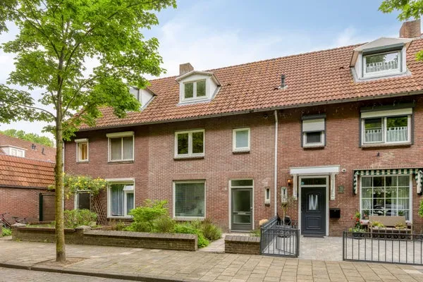 Tussenwoning te koop: Obrechtlaan 38, Bennekel-Oost Eindhoven