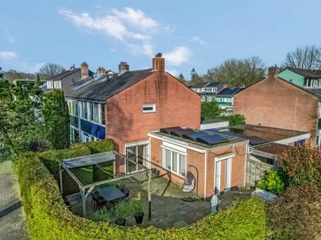 Tussenwoning te koop: Obrechtlaan 54, Komponistenbuurt Ede