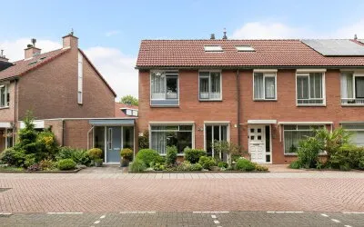 Tussenwoning te koop: Obrechtstraat 35, Componistenbuurt-Zuid Zwijndrecht