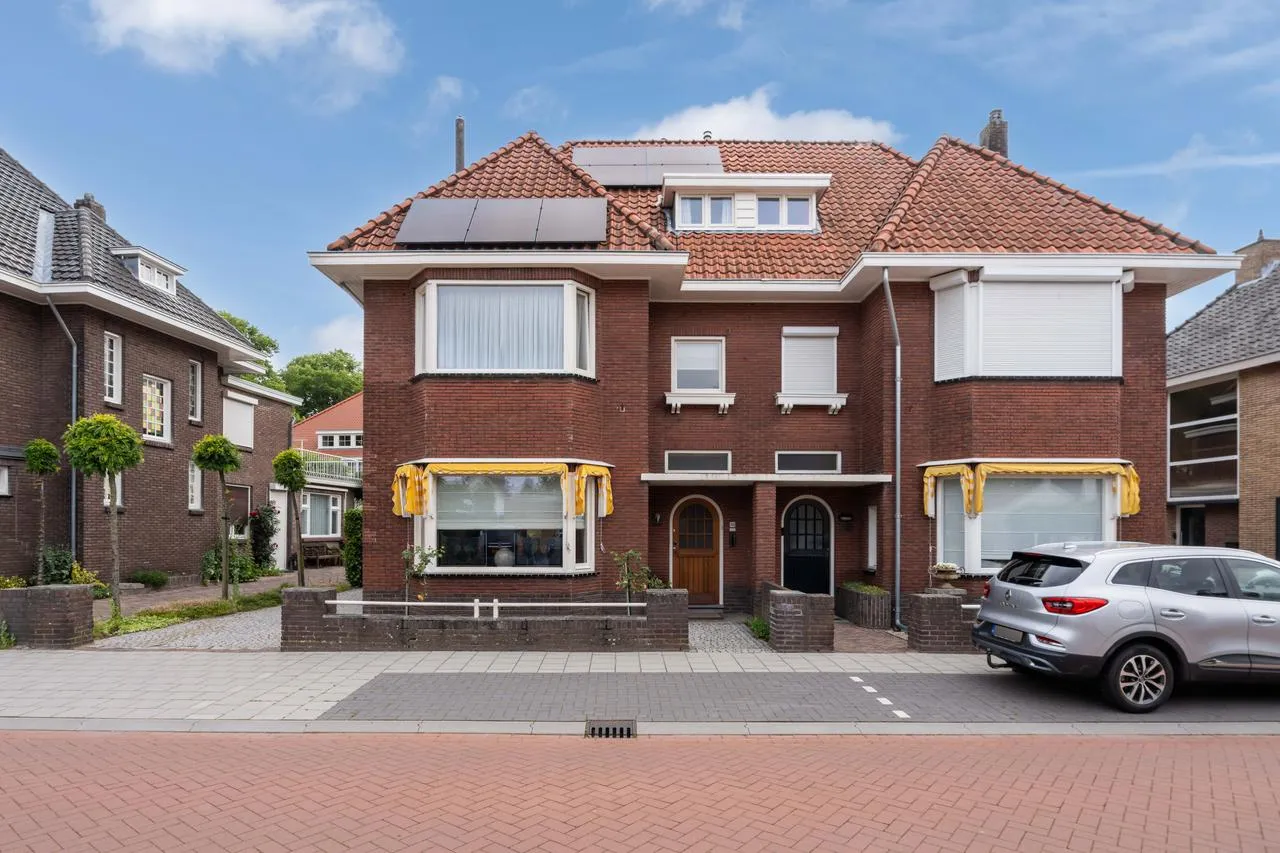 Twee-onder-één-kap te koop: Observantenstraat 32, Weert