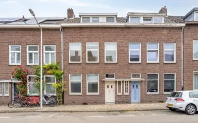 Tussenwoning te koop: Observantenweg 13, Villapark Maastricht