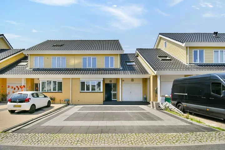 Terraced house for sale: Odinholm 6, Sveaholm Schiedam