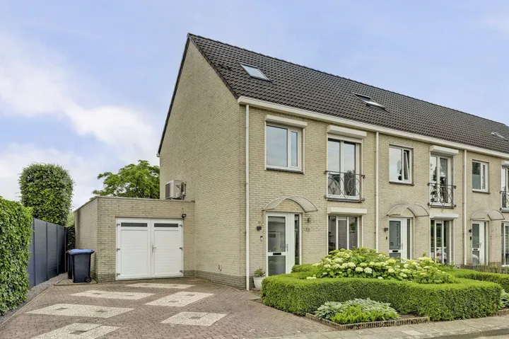 Corner house for sale: Odinstraat 13, Kapelle Kapelle