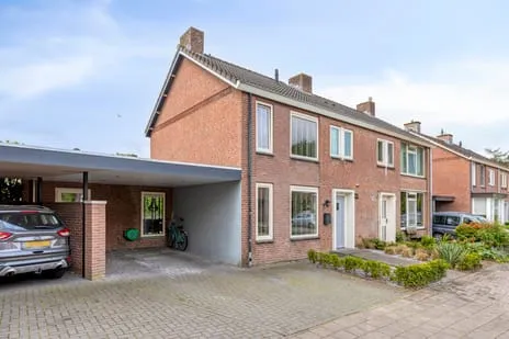 Twee-onder-één-kap te koop: Odradastraat 59, Eersel-kom en Lindeakkers Eersel
