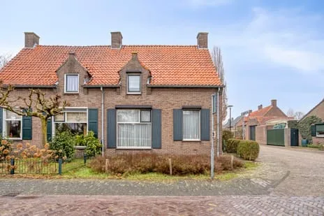 Twee-onder-één-kap te koop: Oegstgeestsestraat 16, Berlicum