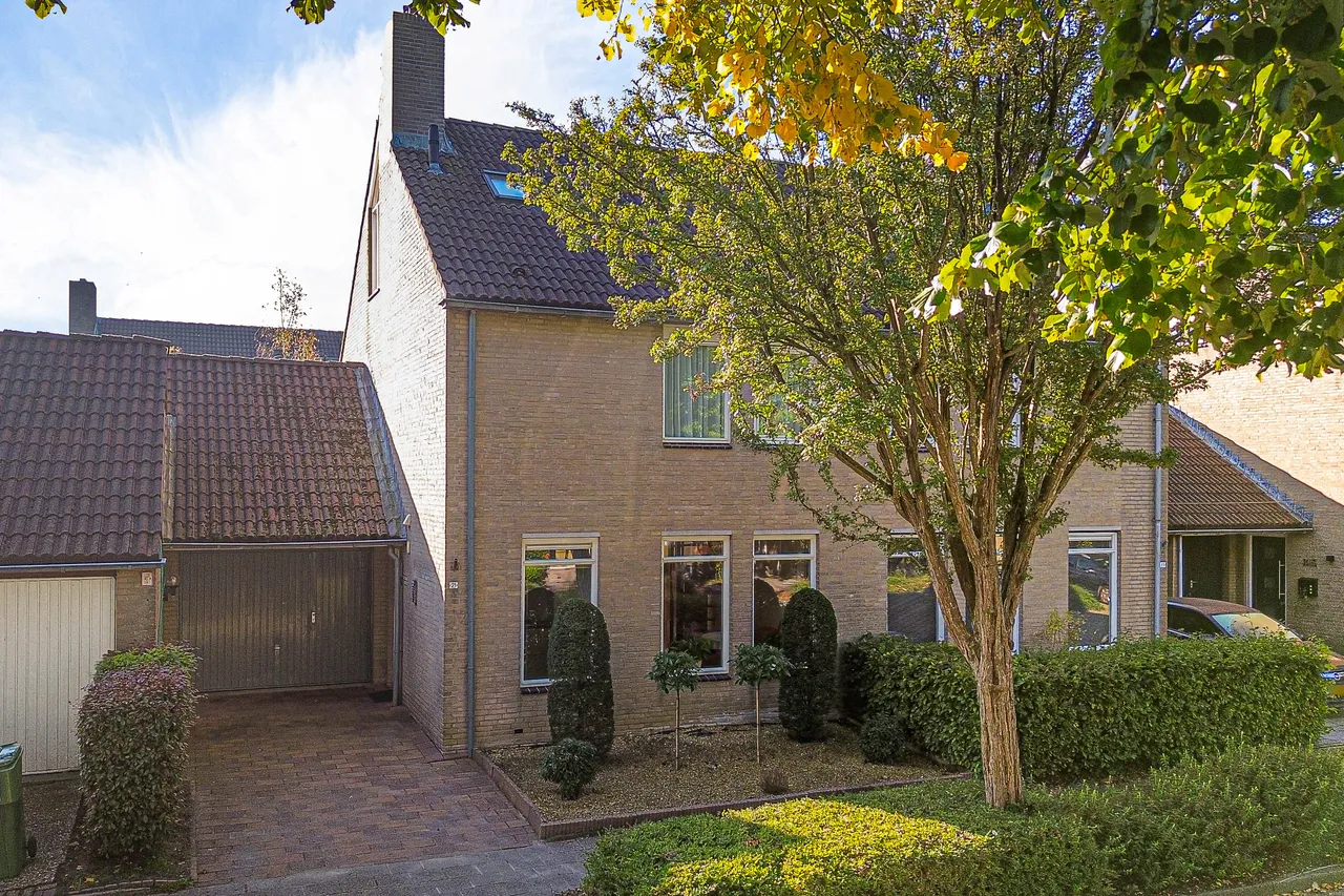 Hoekwoning te koop: Oer de feart 21, Goutum