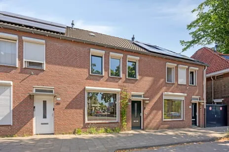 Terraced house for sale: Oerlesestraat 251, Uitvindersbuurt Tilburg