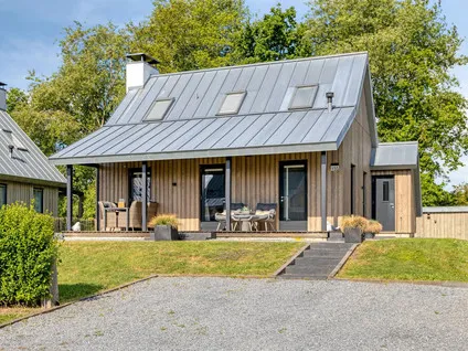 Vrijstaande woning te koop: Oesterdam 155, Verspreide huizen Tholen Tholen