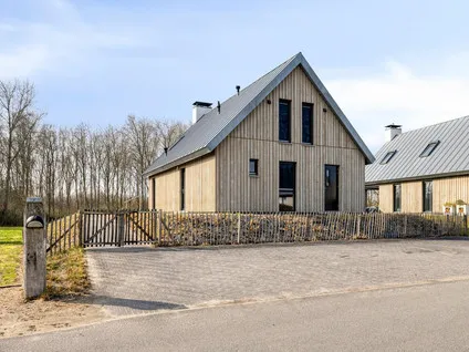 Vrijstaande woning te koop: Oesterdam 169, Verspreide huizen Tholen Tholen