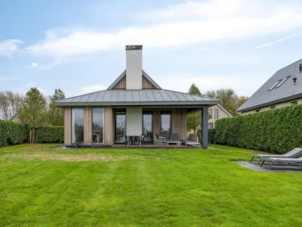 Vrijstaande woning te koop: Oesterdam 63, Verspreide huizen Tholen Tholen