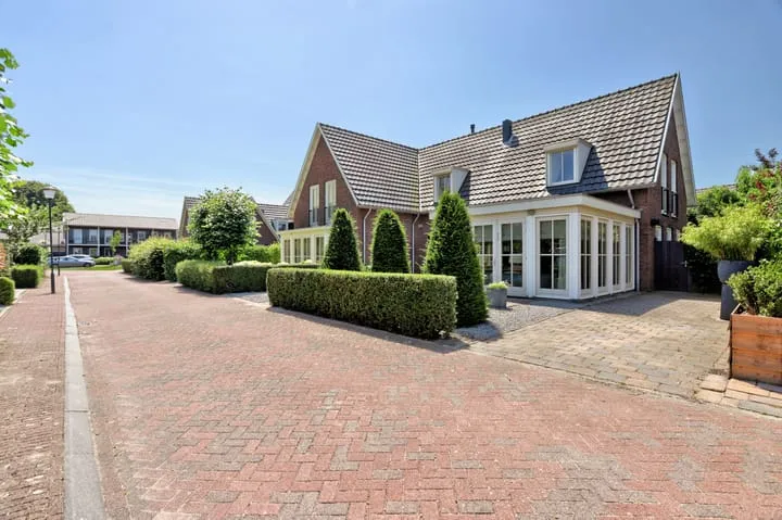 Twee-onder-één-kap te koop: Oesterstraat 14, Berkel En Rodenrijs