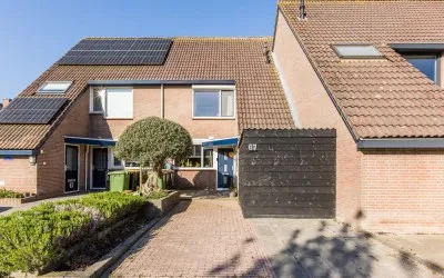 Tussenwoning te koop: Oesterstraat 67, Poortambacht Zierikzee
