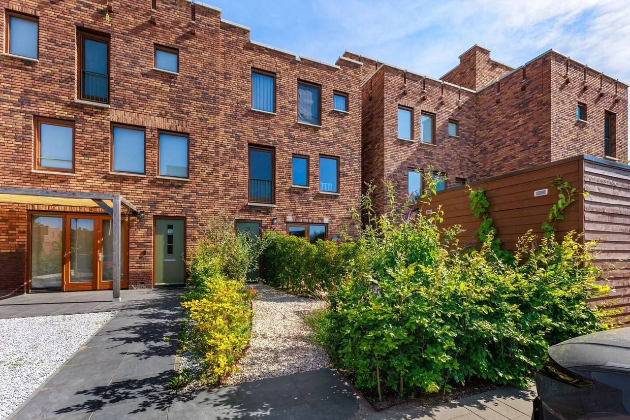 Hoekwoning te koop: Oeverhuyze 24, 'S-Hertogenbosch