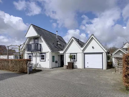 Vrijstaande woning te koop: Oeverlanden 75, Kropswolde Recreatiegebied Kropswolde