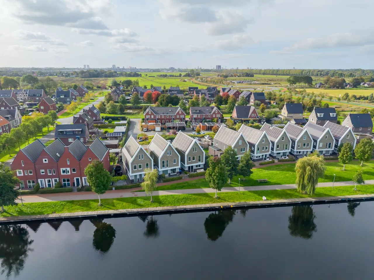 Hoekwoning te koop: Oeverpad 131, Meerstad