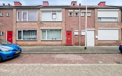 Tussenwoning te koop: Oeverstraat 6, Zeeheldenbuurt Tilburg