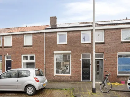 Tussenwoning te koop: Oeverstraat 86, Zeeheldenbuurt Tilburg