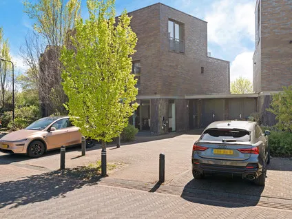 Twee-onder-één-kap te koop: Oeverzegge 19, Roelofarendsveen-Noord Roelofarendsveen
