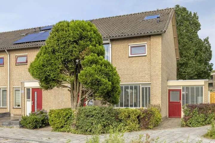 Hoekwoning te koop: Offenbachlaan 696, Blaarthem Eindhoven