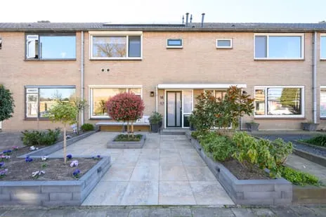 Tussenwoning te koop: Offenbachstraat 14, Eerbeek