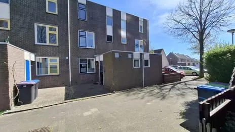 Tussenwoning te koop: Offenbachstraat 4, Vogelenzang-Zuid Spijkenisse
