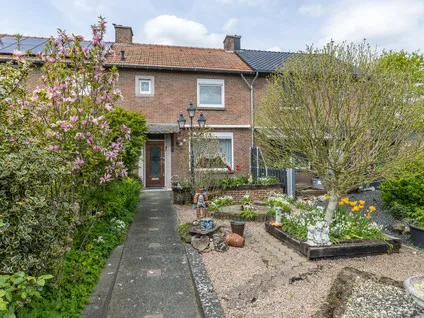 Tussenwoning te koop: Oirsbekerweg 16, Oirsbeek Oirsbeek