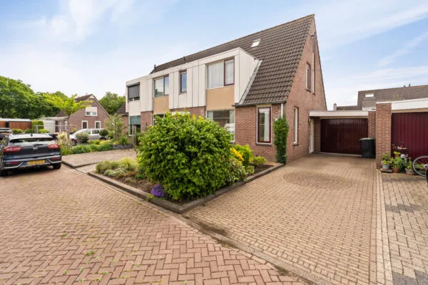 Tussenwoning te koop: Oldambt 21, Emmeloord-de Erven Emmeloord
