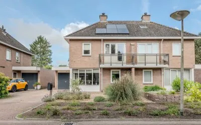 Twee-onder-één-kap te koop: Oldenhof 9, De Wijk De Wijk